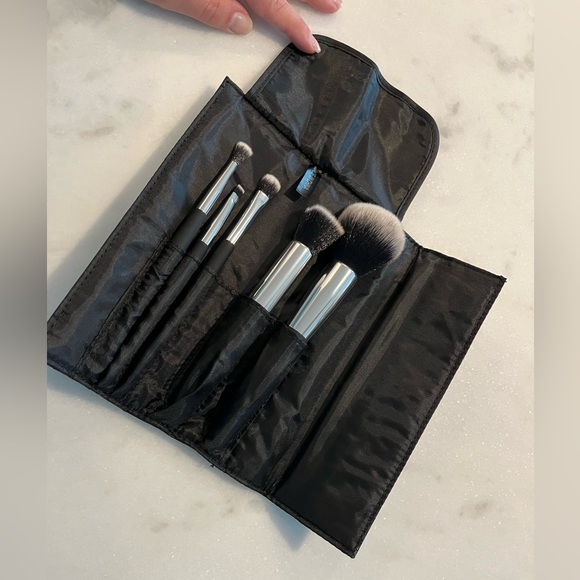 NWOT Make Up Brush Set - Picture 2 of 4